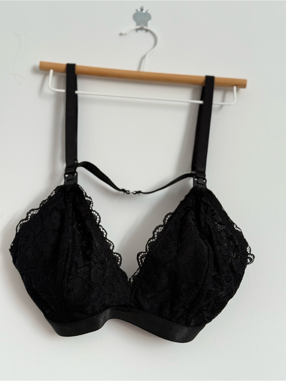 Black Lace Wireless Bralette - Women Intimates & Sleepwear - Picture 3 of 3